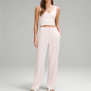 NWT lululemon athletica Softstreme High-Rise Pant - Straberry Milkshake size4